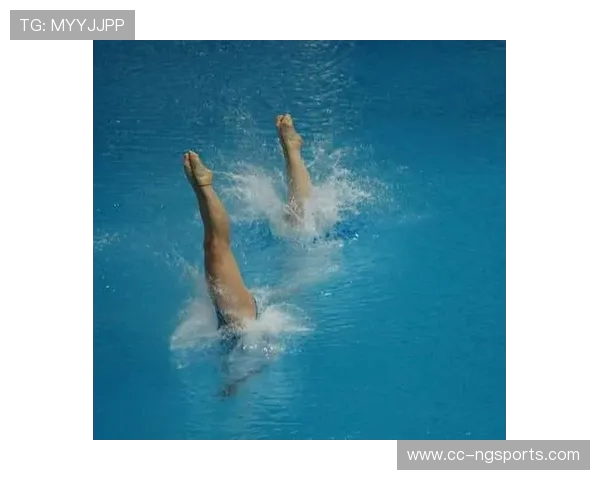 探索跳水运动的力量与美感从空中瞬间到水花之间的极致艺术