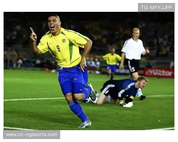 罗纳尔多从绿茵少年到传奇巨星的人生奋斗与辉煌历程