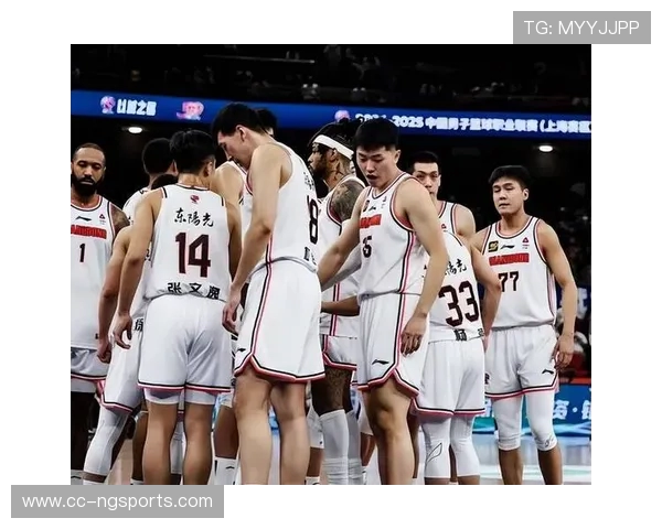 CBA联赛新赛季揭幕战精彩纷呈 强强对决引爆全国篮球热潮