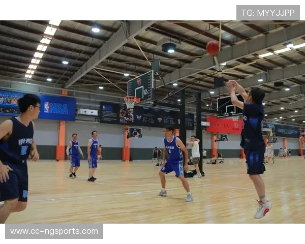 以篮球为纽带探索团队合作与拼搏精神在青年成长中的深远影响