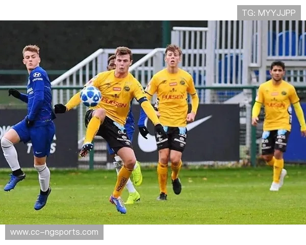 西安足球队团队协作引发热议球迷对战术配合产生分歧 西安足球队团队协作引发热议球迷对战术配合产生分歧