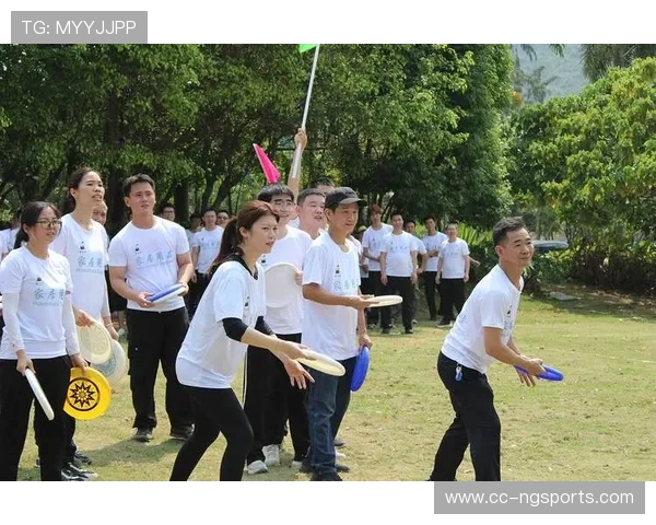 重庆飞盘队的耐力训练与竞技表现全面解析 重庆飞盘队的耐力训练与竞技表现全面解析