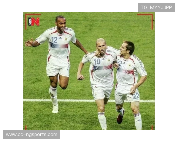 卡拉巴赫与地拉那游击的精彩对决揭示足球战术与团队精神的较量 卡拉巴赫与地拉那游击的精彩对决揭示足球战术与团队精神的较量