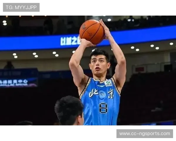 方硕：从篮球新星到职业生涯的蜕变与成长之路